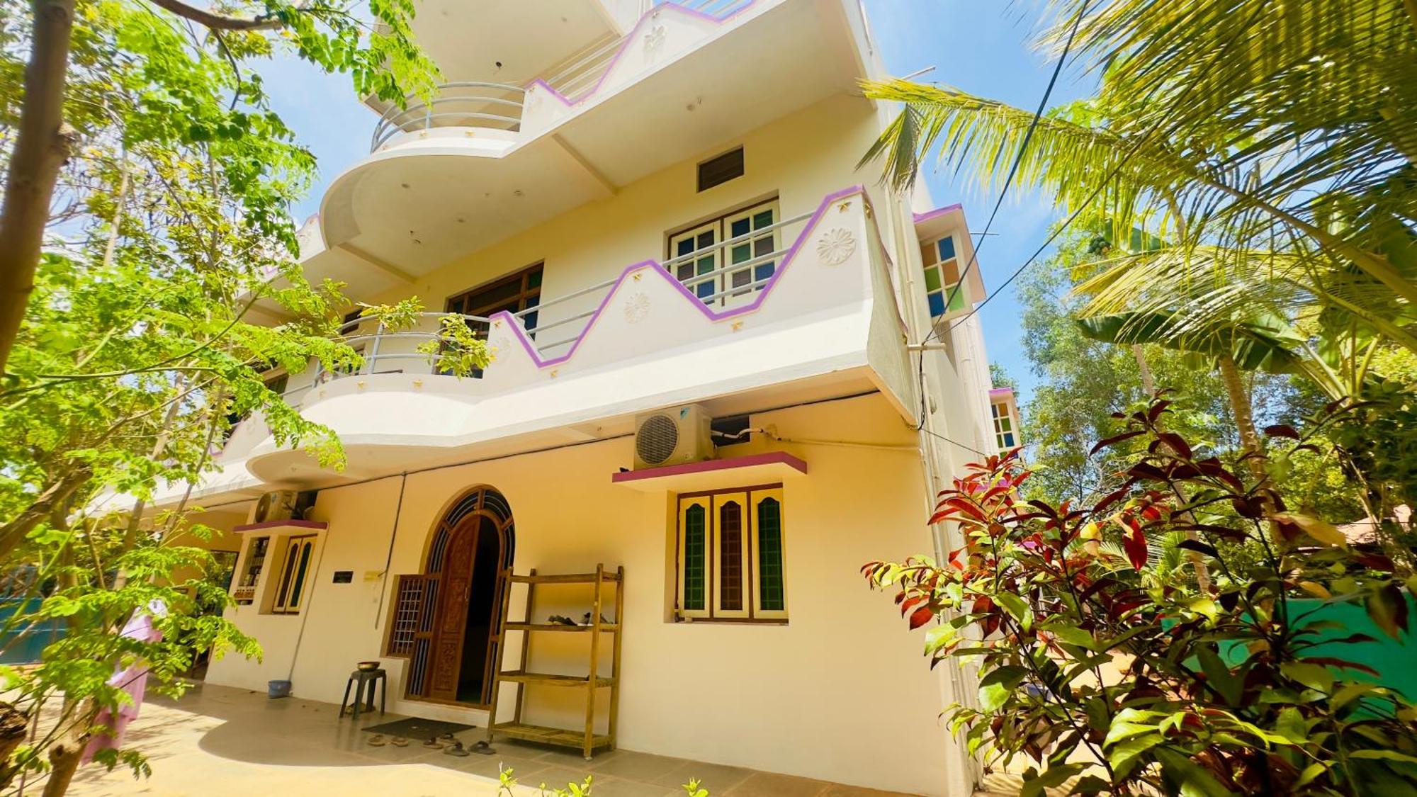 Lotus Garden Guest House 오로빌 외부 사진